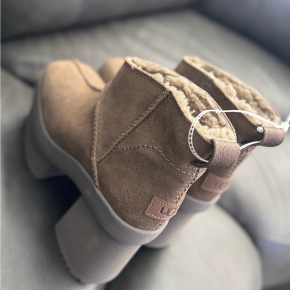 UGG Tan Suede Platform Boots - Picture 1 of 6